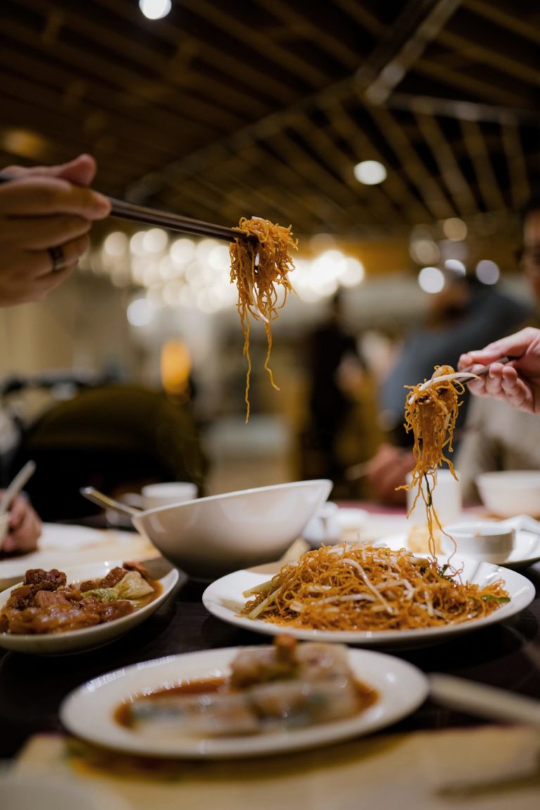 假期带动中国消费，特色餐饮受青睐