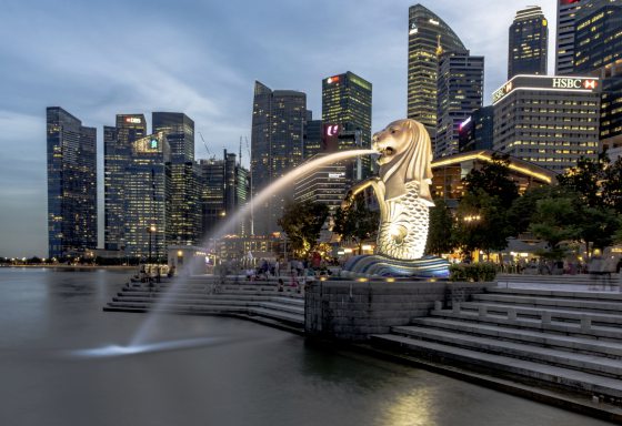18 January 2017: Merlion Statue In Singapore At Night Time Long Exposure
